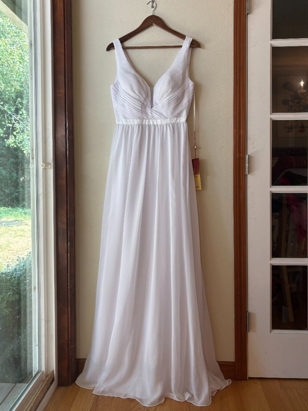 NWT May Queen White Chiffon V Neck A-Line Bridal Dress Pleated Bodice Low Back 8
